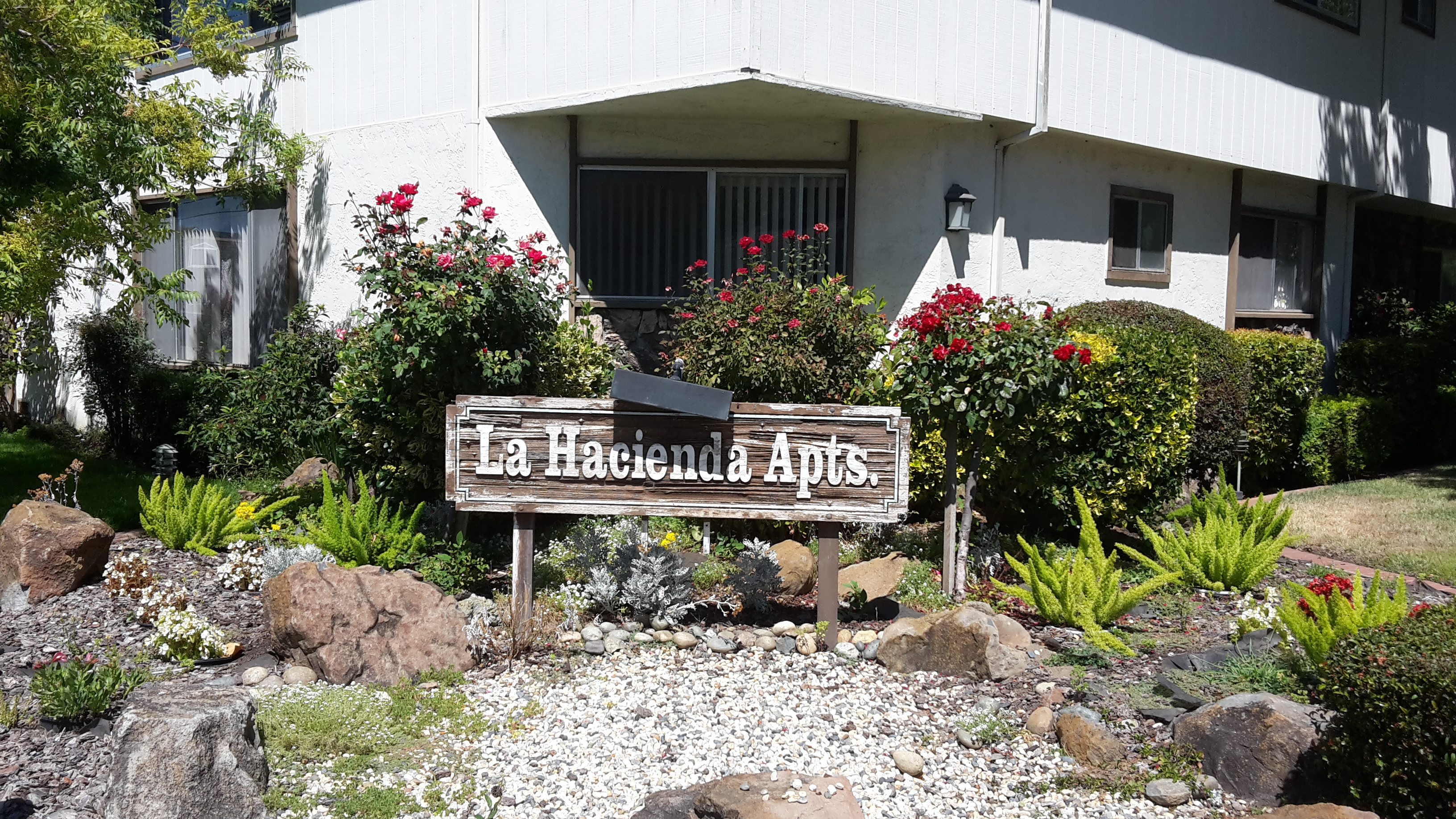 La Hacienda Apts.